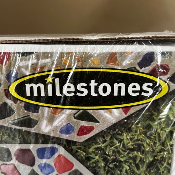 Milestones Mosaic Stepping Stone Kit. New in sealed packaging - Picture 5 of 5